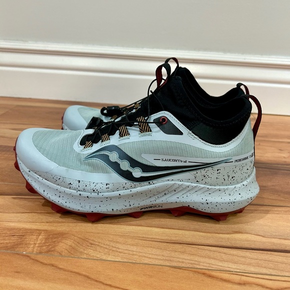 Trail running shoes - Picture 2 of 8